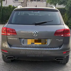 Volkswagen Touareg 2013 Gray