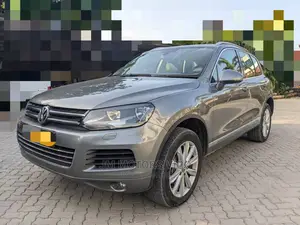 Volkswagen Touareg 2013 Gray