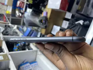 Apple iPhone 11 64 GB Black