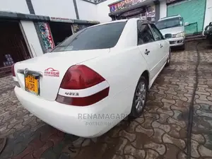 Toyota Mark II Qualis 2001 White