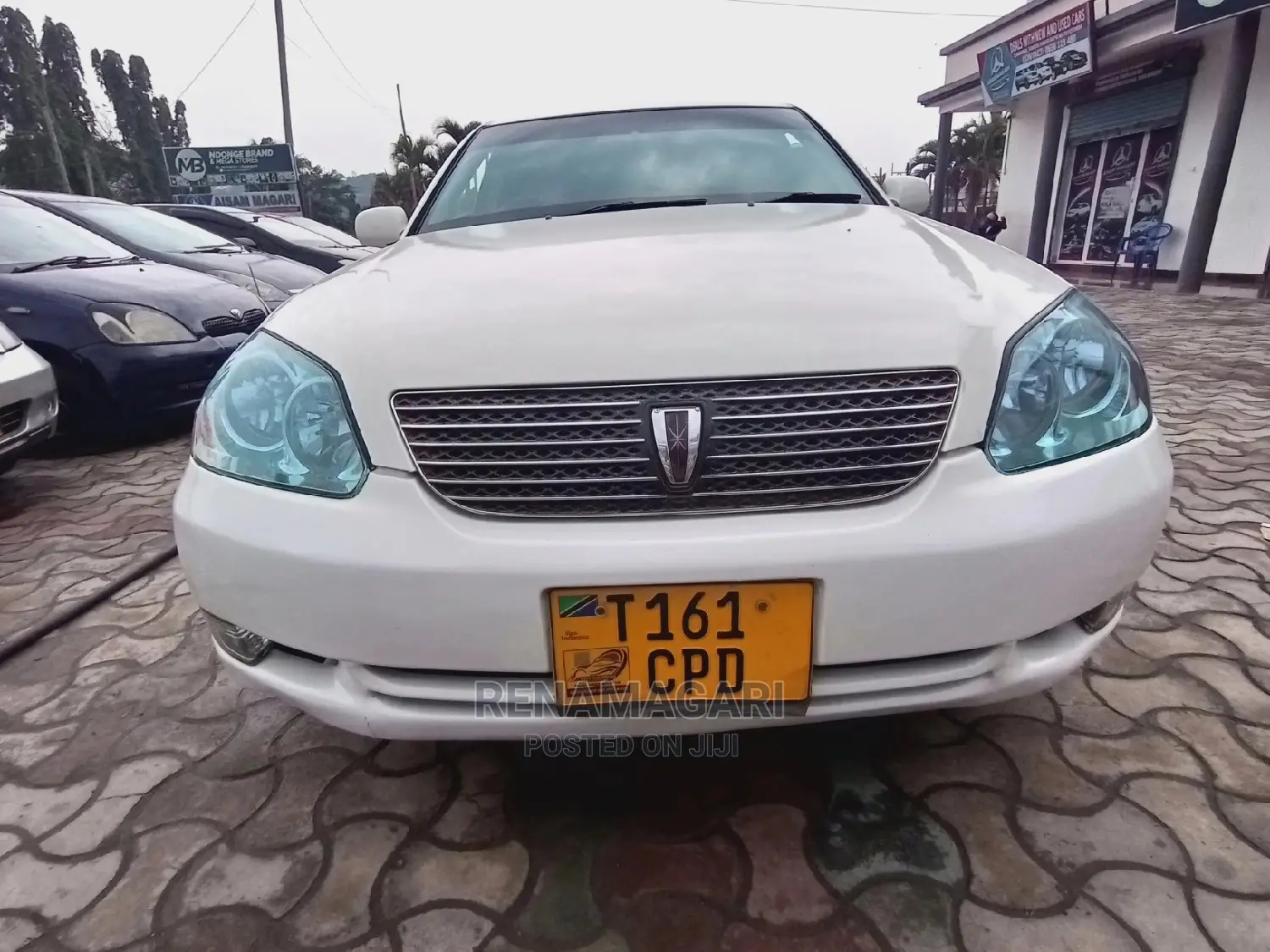 Toyota Mark II Qualis 2001 White