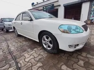 Toyota Mark II Qualis 2001 White