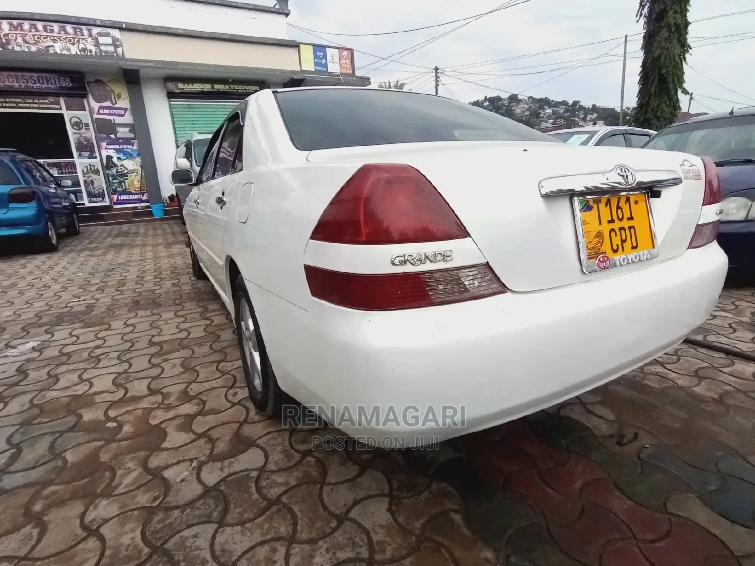 Toyota Mark II Qualis 2001 White