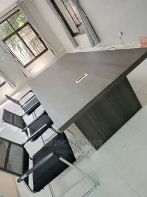 Conference Table(Meza Ya Mikutano)