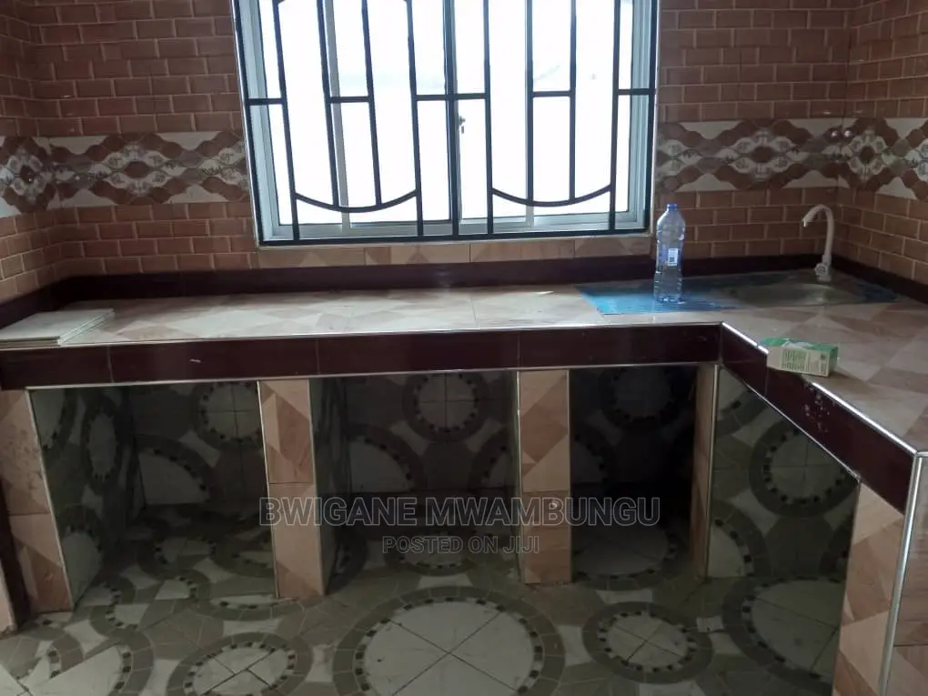 Furnished 6bdrm Apartment in Chamazi Kwa Mkongo, Mbagala for Sale
