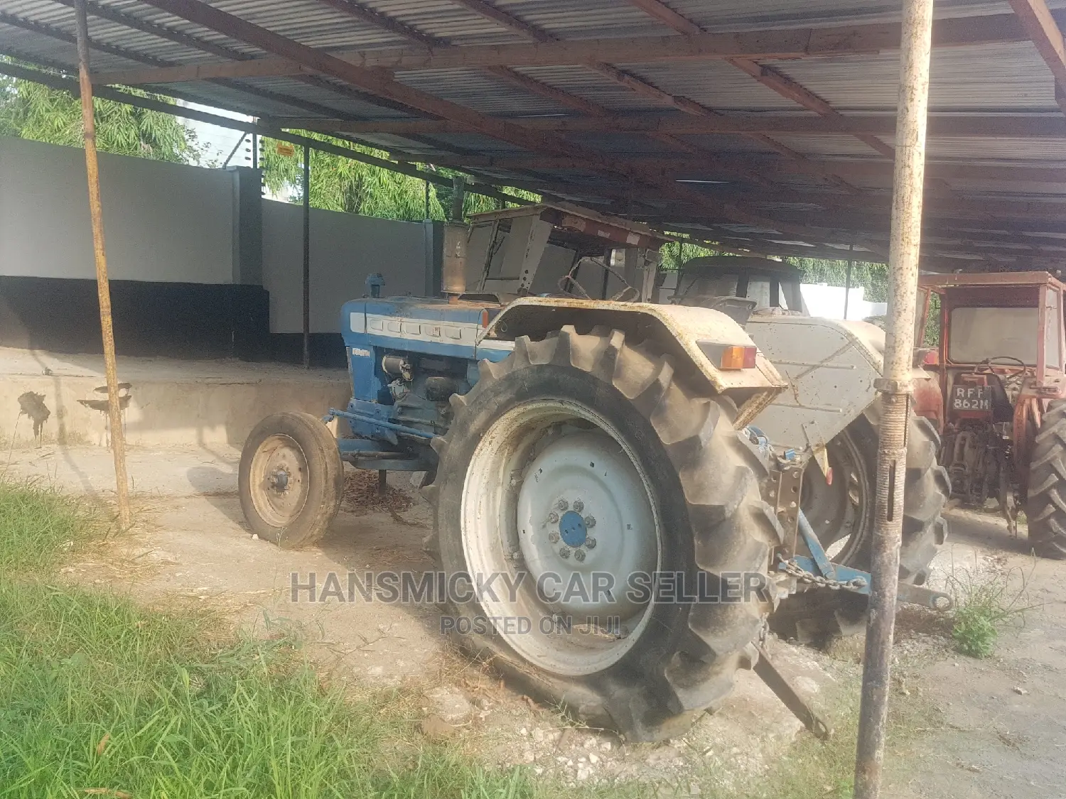 Tractor Ford and Massey