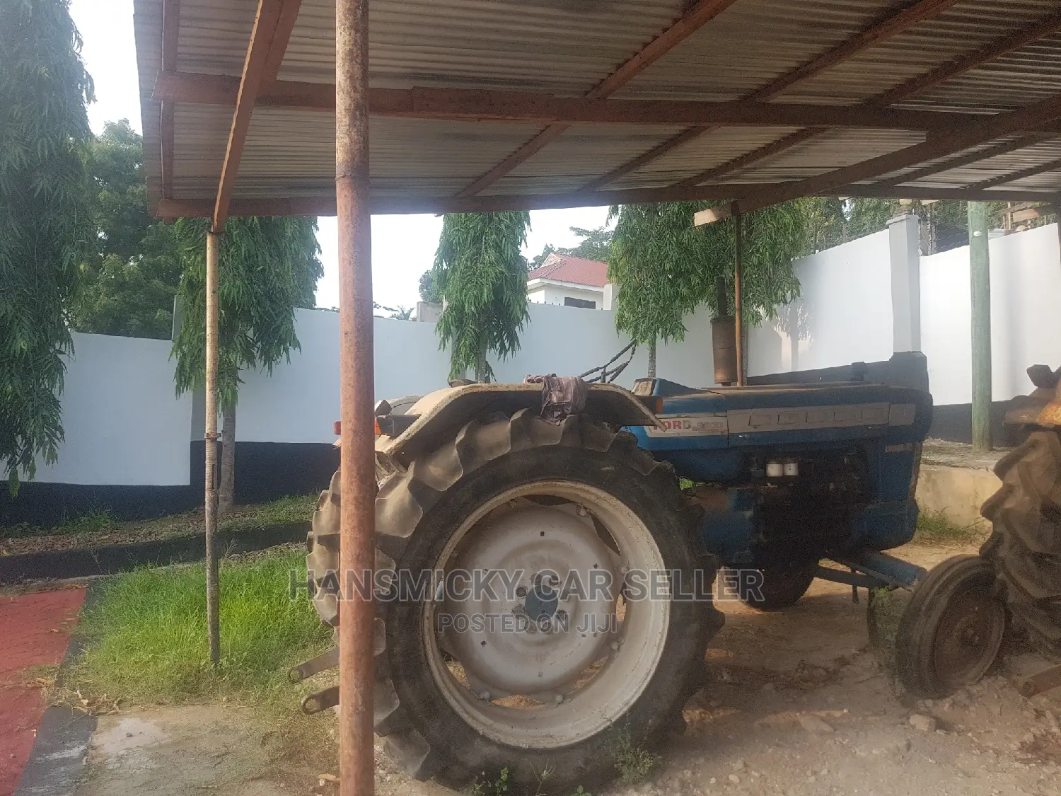 Tractor Ford and Massey