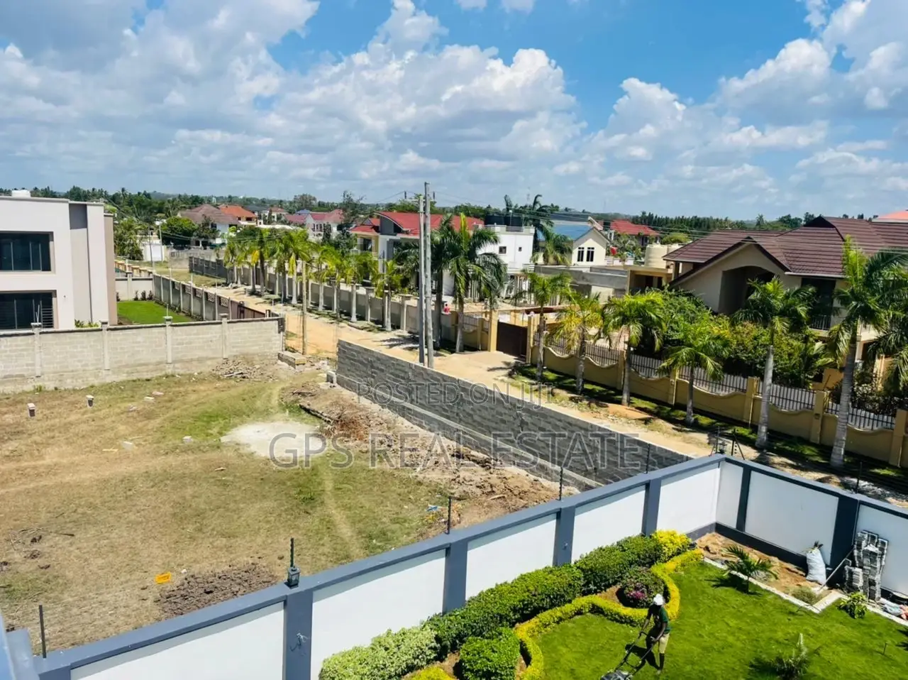5bdrm Mansion in Kunduchi, Kinondoni for Sale