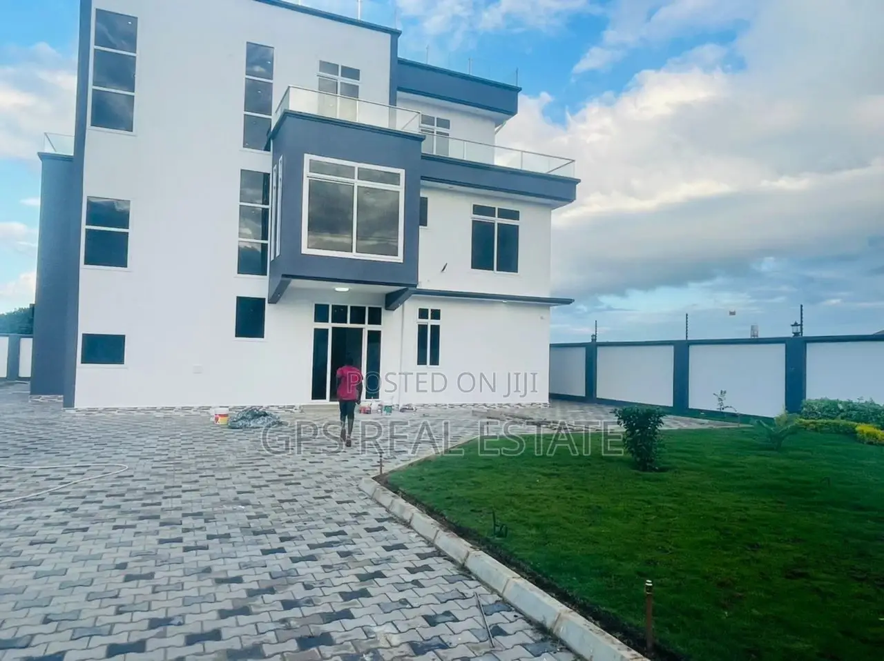 5bdrm Mansion in Kunduchi, Kinondoni for Sale