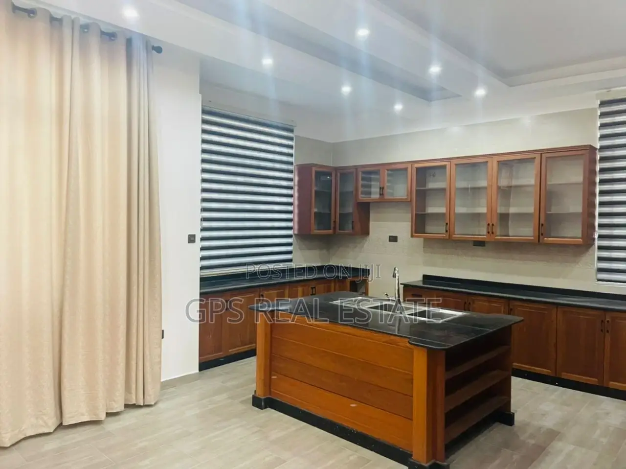5bdrm Mansion in Kunduchi, Kinondoni for Sale