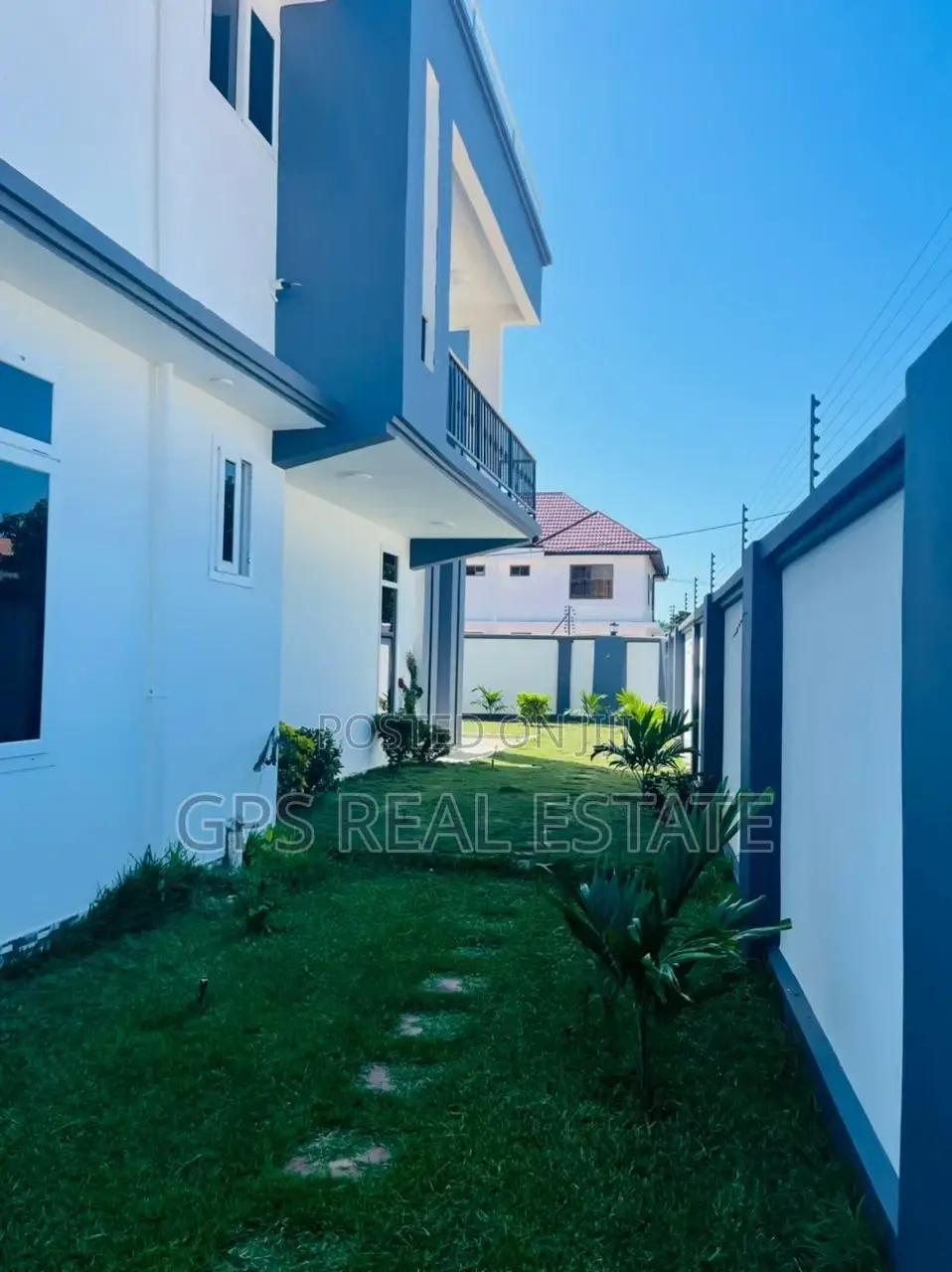 5bdrm Mansion in Kunduchi, Kinondoni for Sale