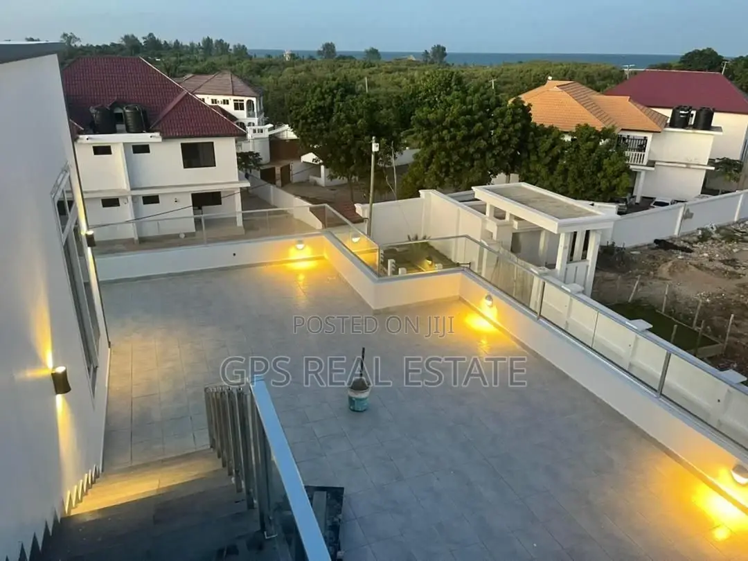 5bdrm Mansion in Kunduchi, Kinondoni for Sale