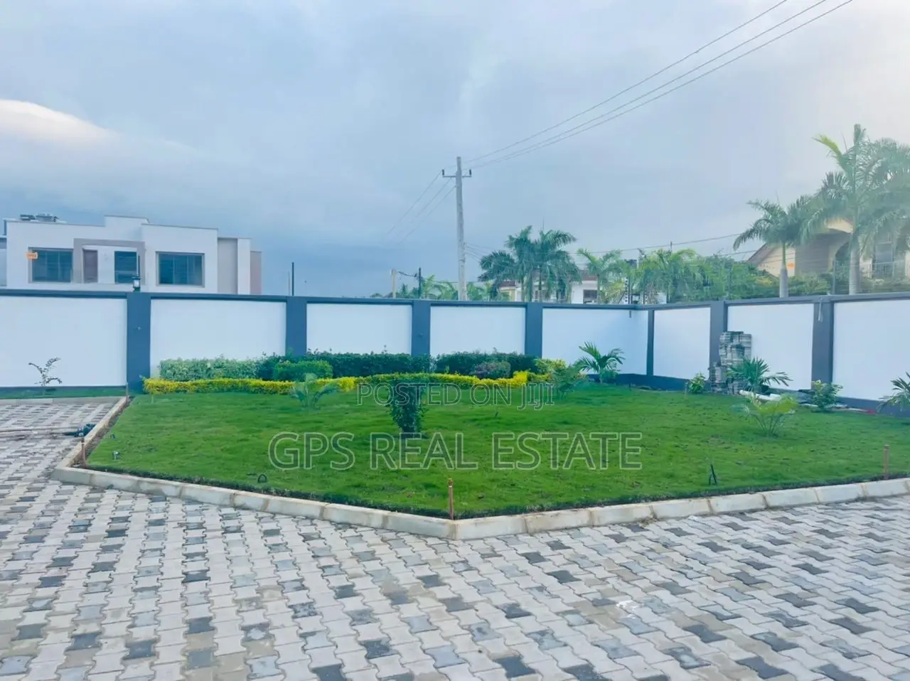 5bdrm Mansion in Kunduchi, Kinondoni for Sale