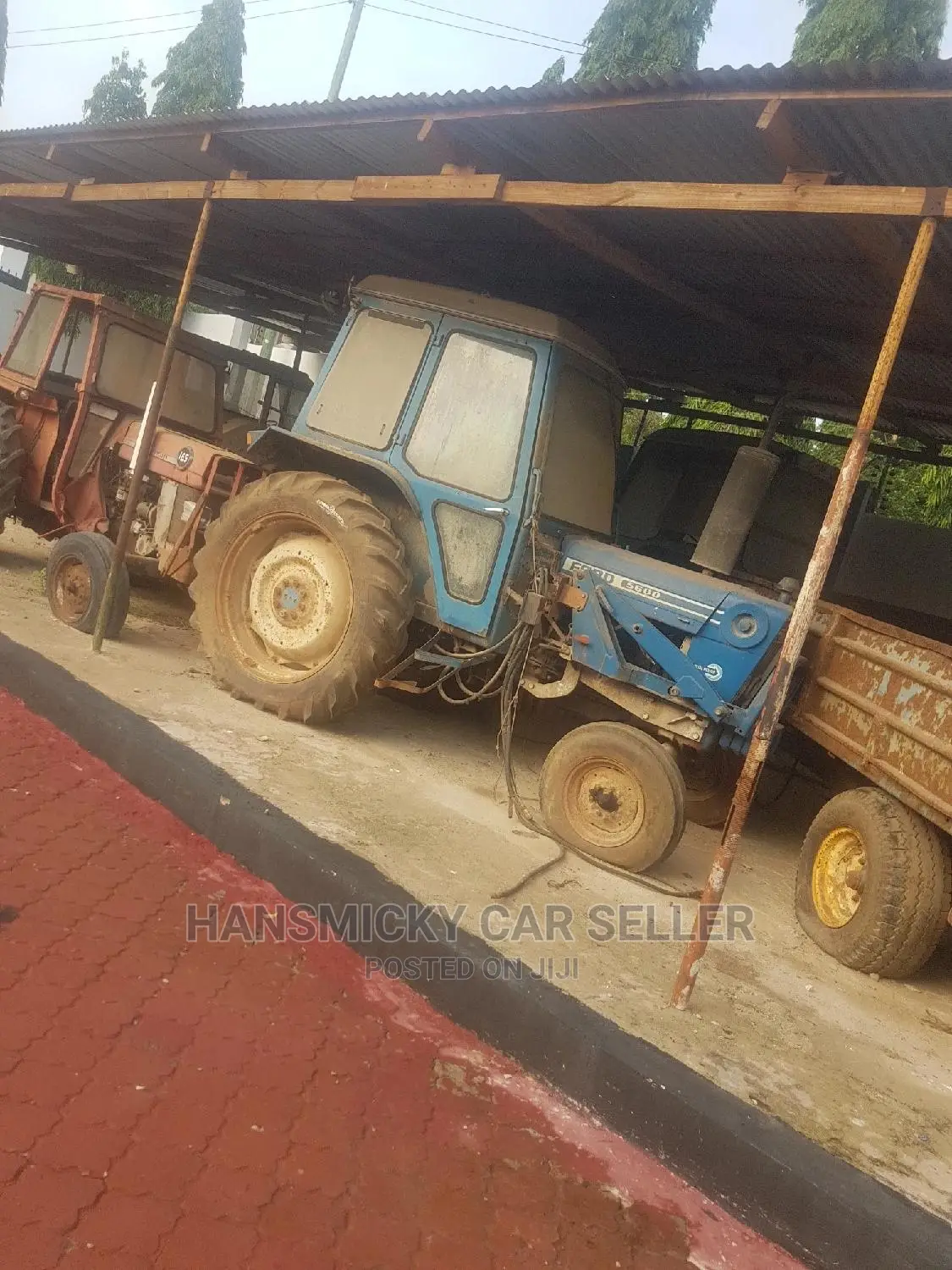 Tractor Ford and Massey