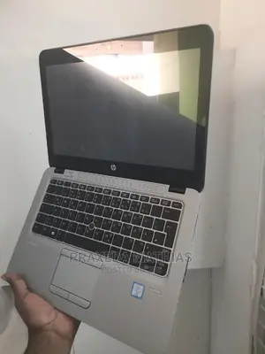 Laptop HP EliteBook 820 G3 8GB Intel Core I5 HDD+SSD 512GB