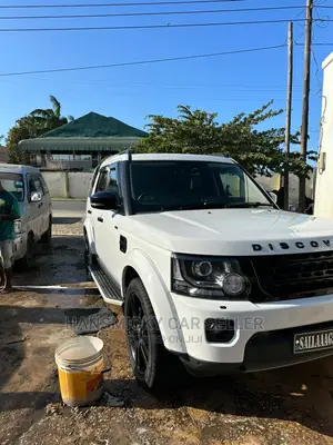 Land Rover Discovery 2014 White