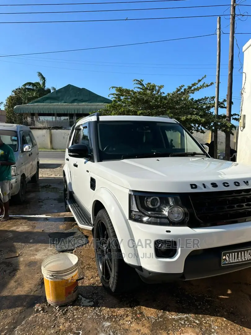 Land Rover Discovery 2014 White