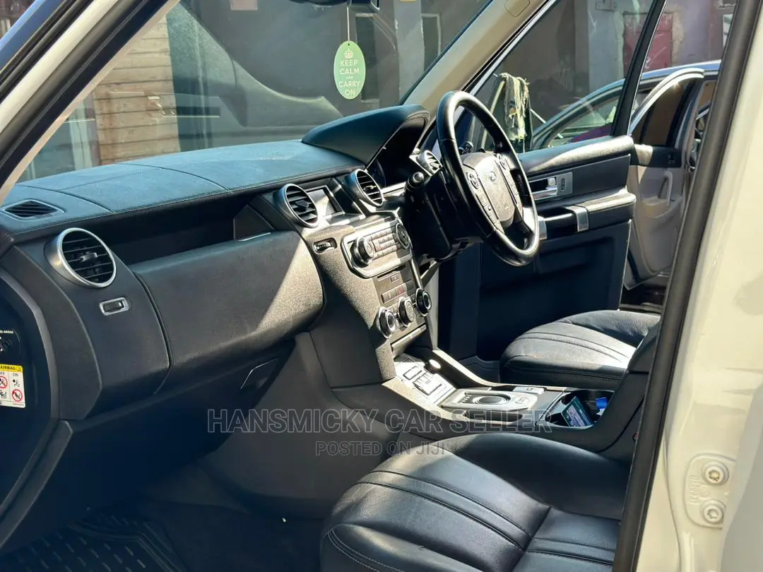 Land Rover Discovery 2014 White