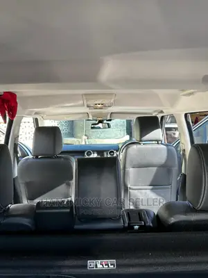 Land Rover Discovery 2014 White