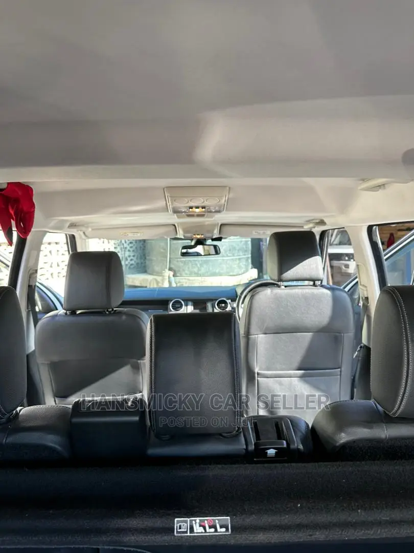 Land Rover Discovery 2014 White