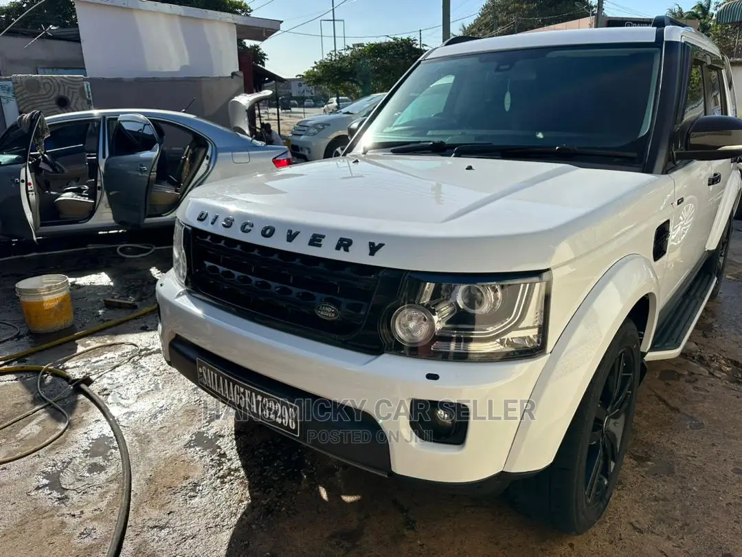 Land Rover Discovery 2014 White