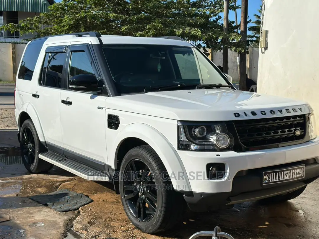 Land Rover Discovery 2014 White
