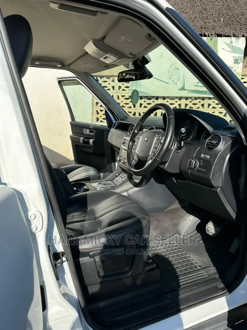 Land Rover Discovery 2014 White