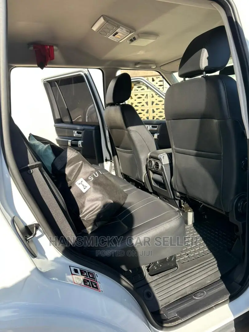 Land Rover Discovery 2014 White