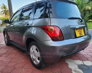 Toyota IST 2003 Gray