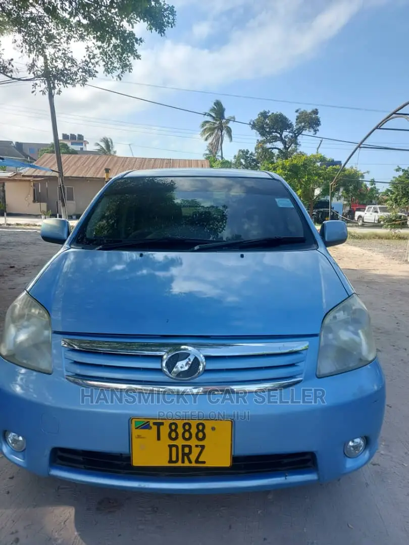 Toyota Raum 2006 Blue