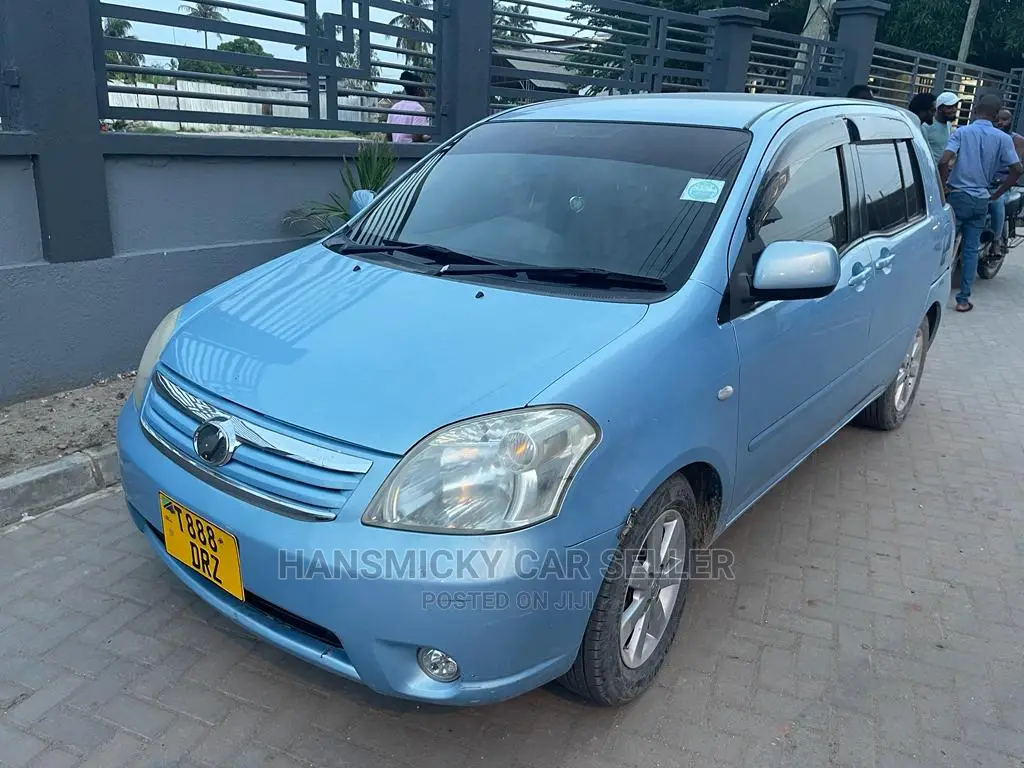 Toyota Raum 2006 Blue