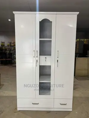 Kabati La Nguo