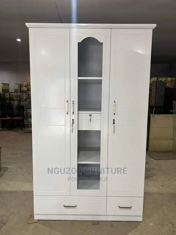 Kabati La Nguo