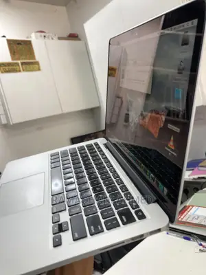 Laptop Apple MacBook Pro 2015 8GB Intel Core I5 SSD 256GB