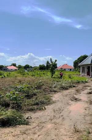 Kigamboni Kimbiji Karibu Na Jeshi