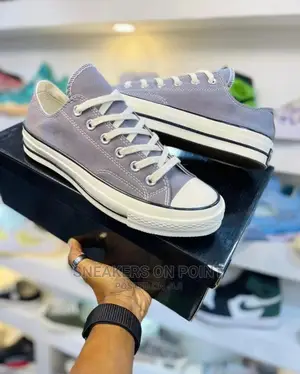 *Converse Og {Chuck Taylor}* *Size 40-45*
