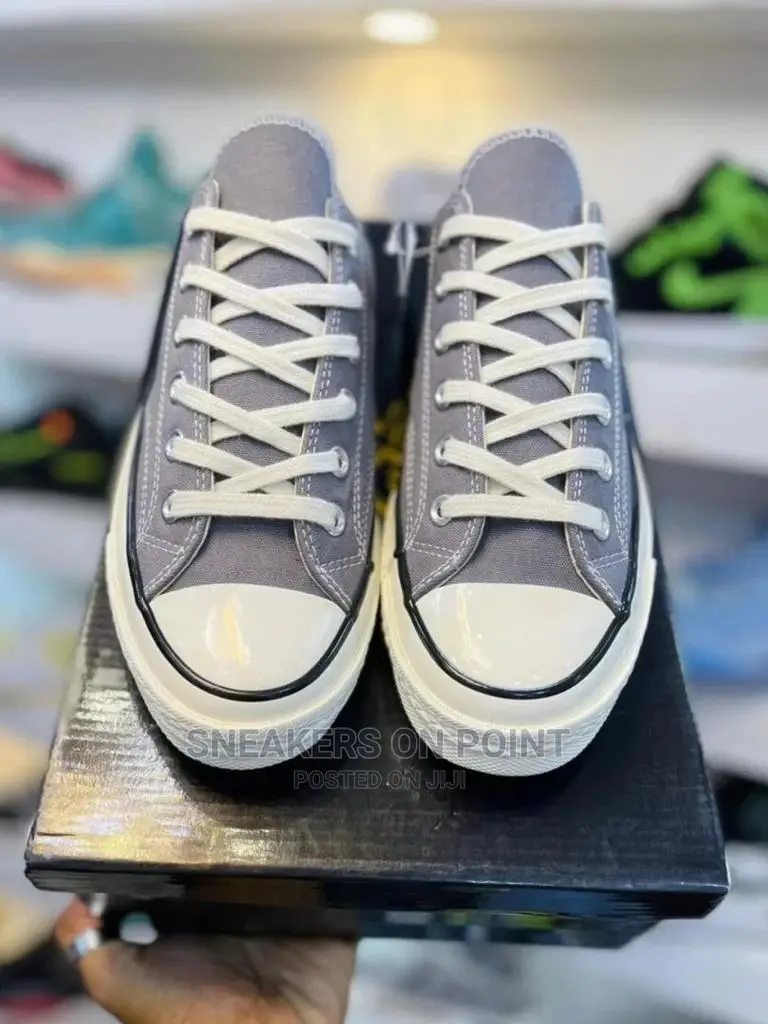 *Converse Og {Chuck Taylor}* *Size 40-45*