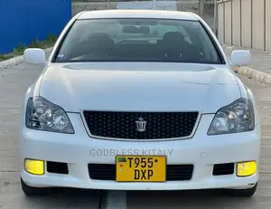 Toyota Crown 2006 White