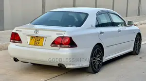 Toyota Crown 2006 White