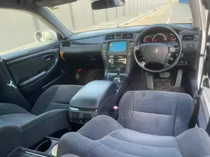 Toyota Crown 2006 White