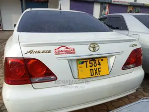 Toyota Crown 2010 White