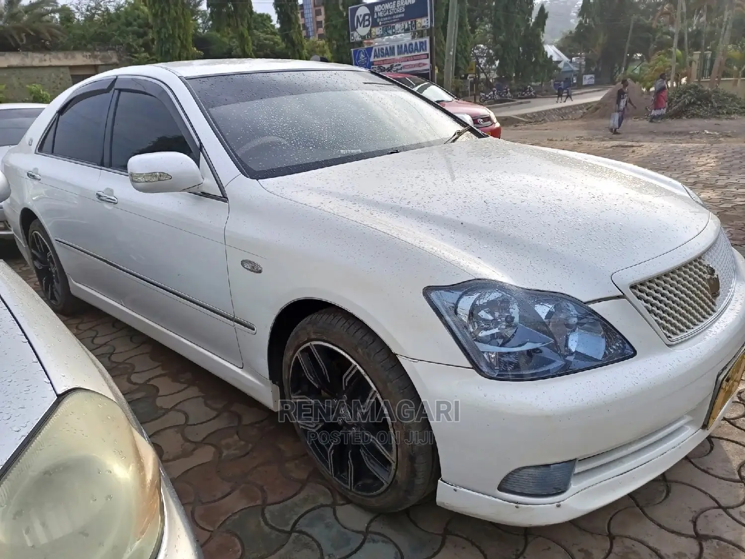 Toyota Crown 2010 White