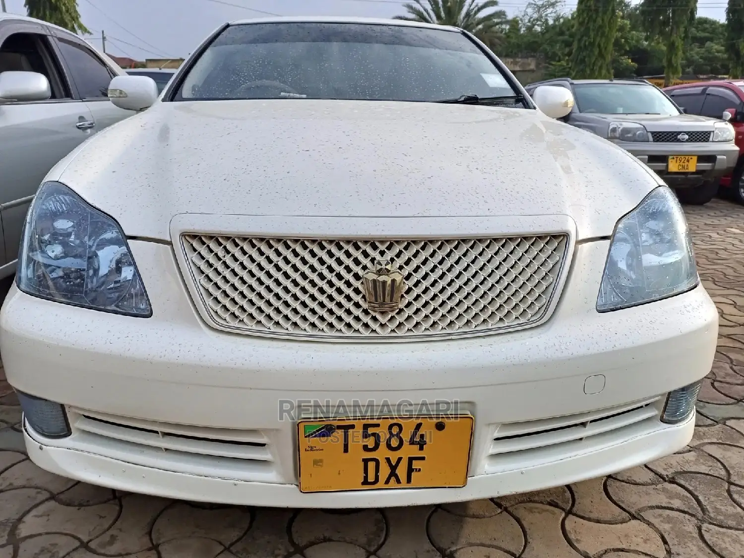 Toyota Crown 2010 White
