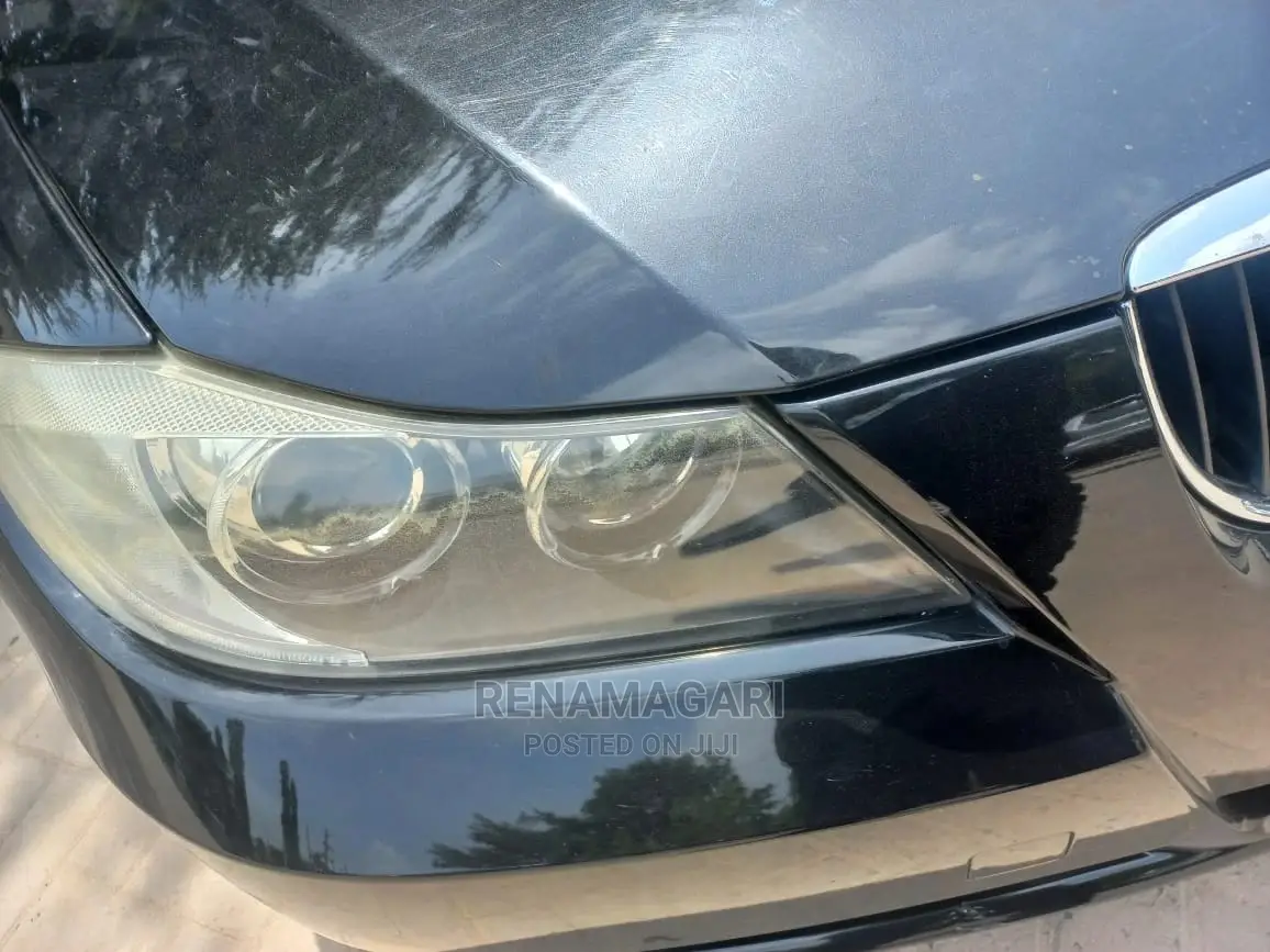 BMW 320i 2003 Black