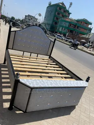 Bedsofa Ya Chuma Bdo Mpya