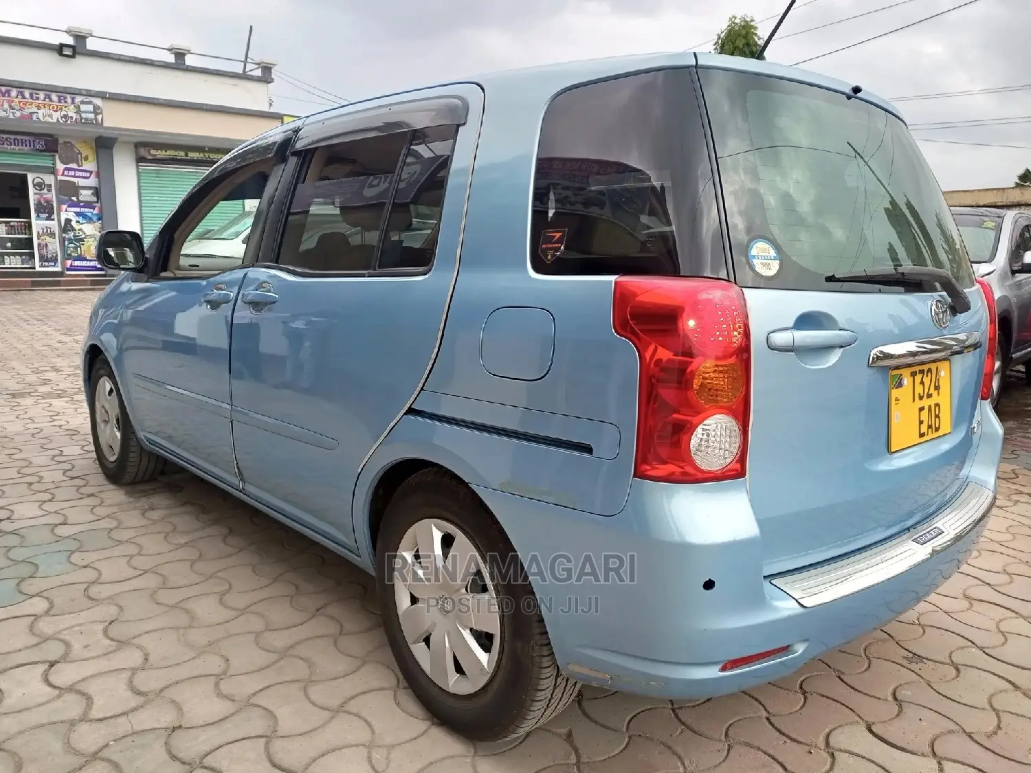 Toyota Raum 2010 Blue