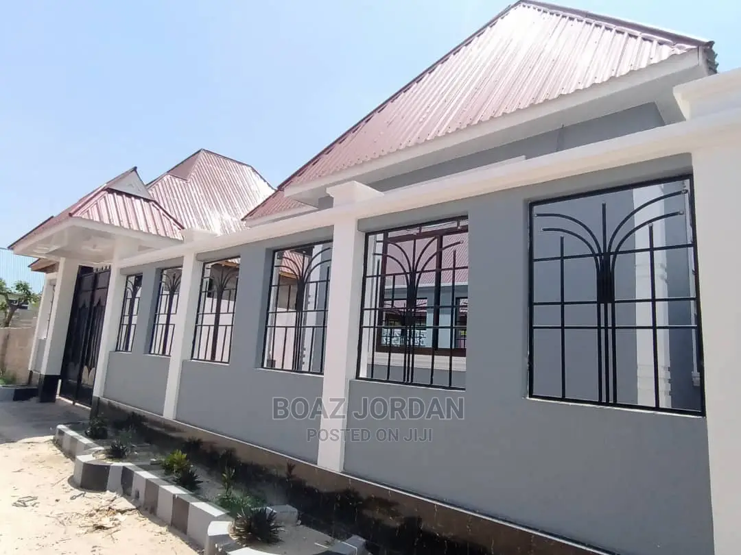 3bdrm House in Graphite Estate, Chamazi for Sale
