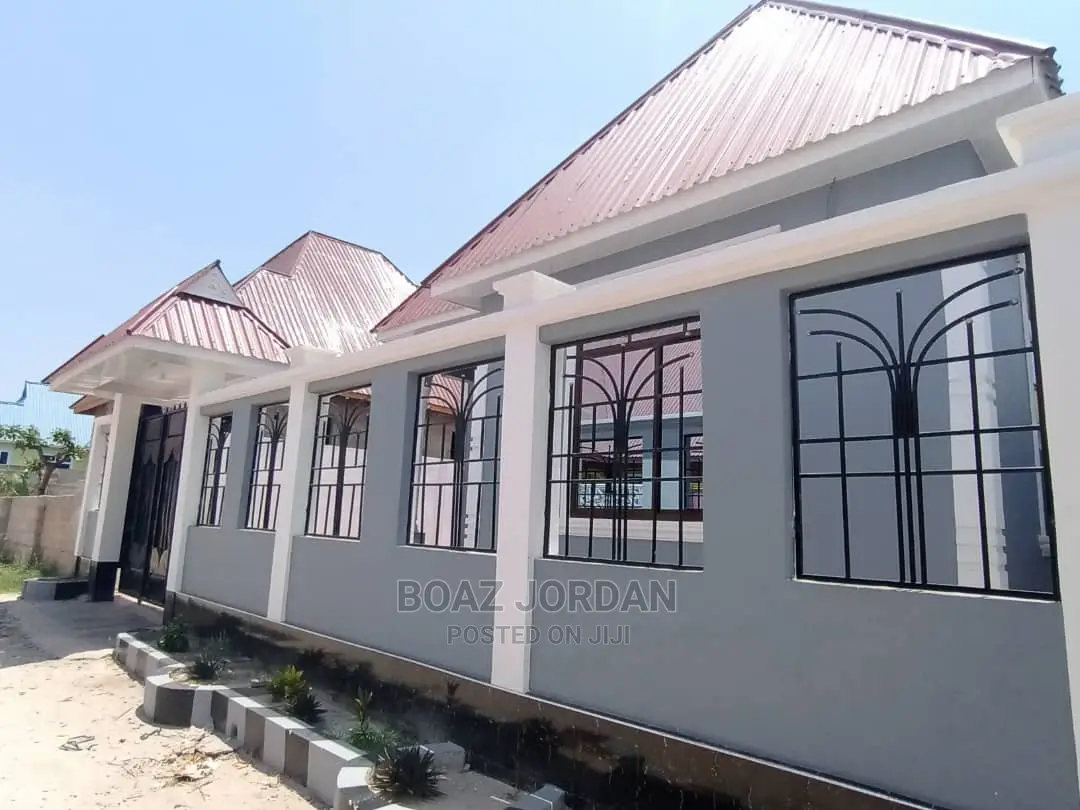 3bdrm House in Graphite Estate, Chamazi for Sale