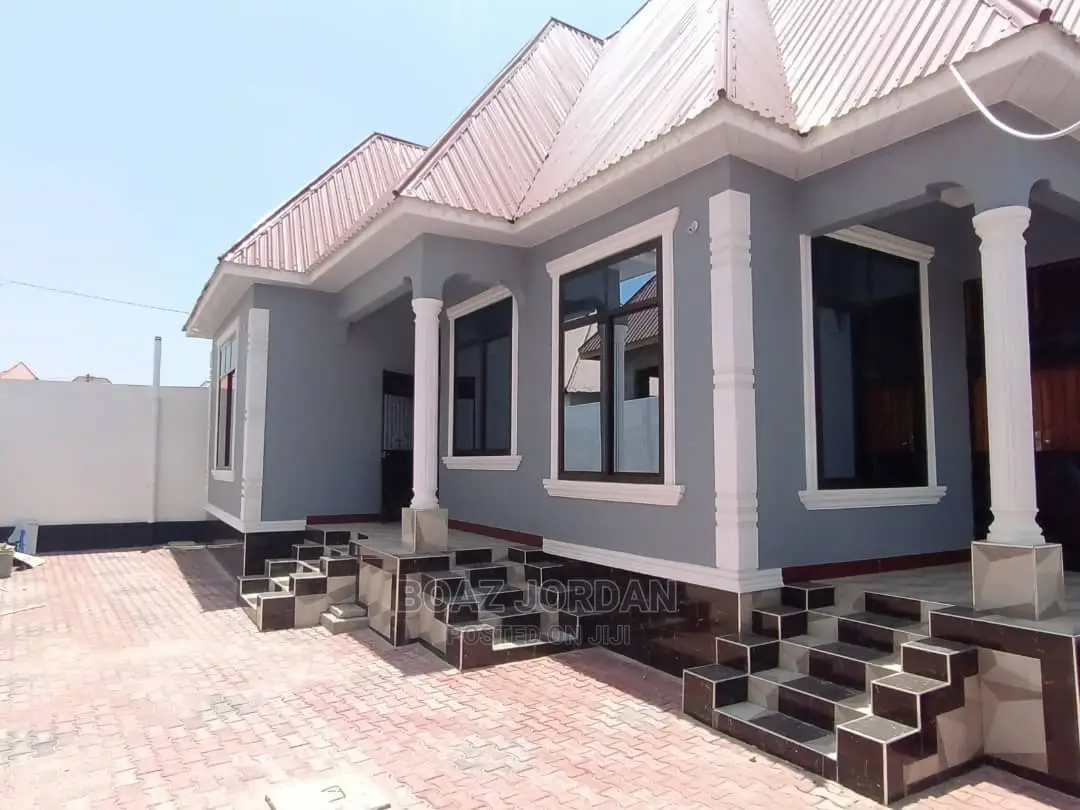 3bdrm House in Graphite Estate, Chamazi for Sale