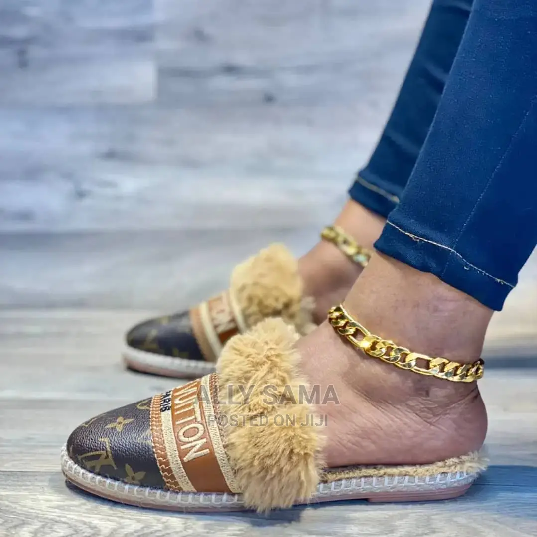 Lady's Shoes All Brand